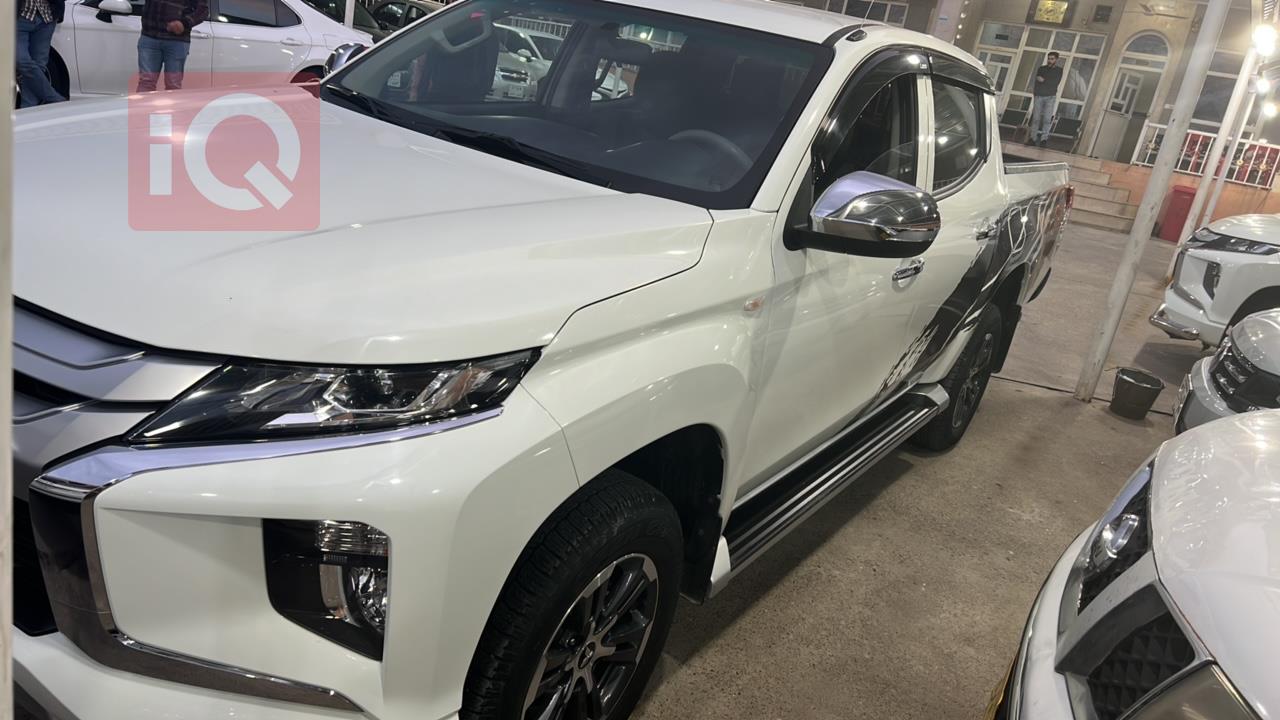 میتسوبیشی L200